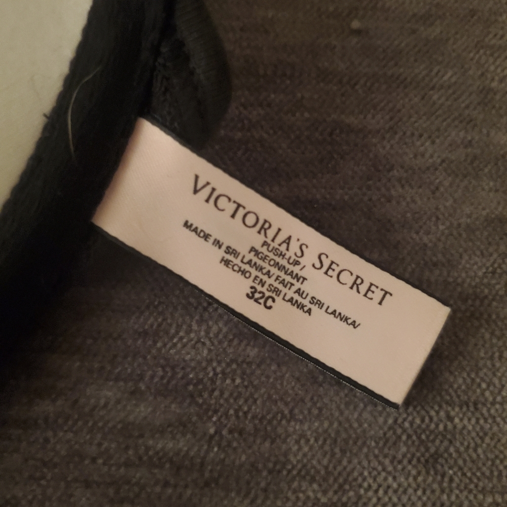 Sold......Victoria Secret - Picture 3 of 3